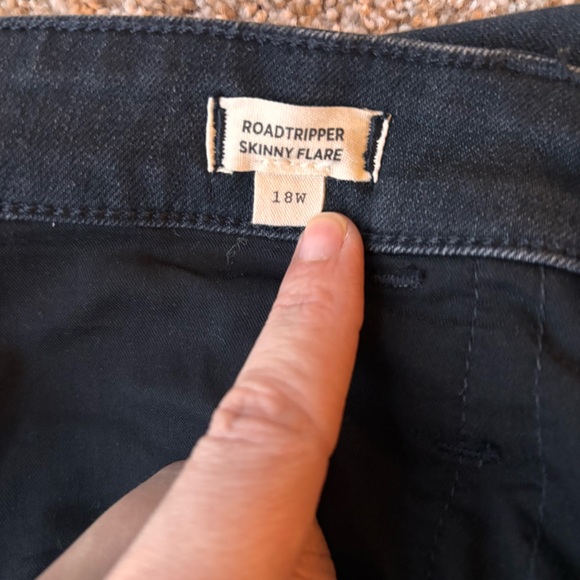 MADEWELL Plus Skinny Flare Jeans in Bellhaven Wash: Slit-Hem Edition Size: 18W - Picture 10 of 11